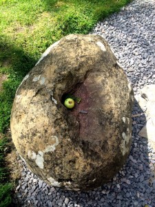 Omphalos stenen i Glastonbury Abbey 