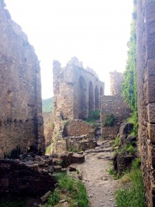  Lastours