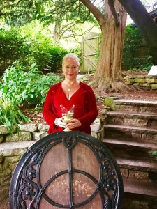 Katarina i Chalice Well