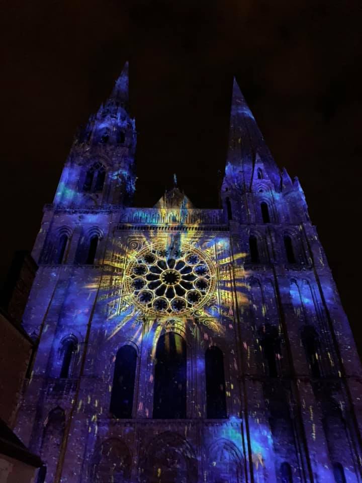  Chartres ljusa natt
